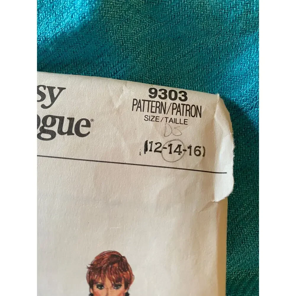 Vogue sewing pattern 9303 pants skirt pockets size 12 14